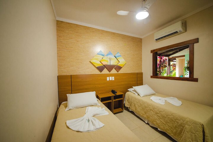 Room 13 of 36
