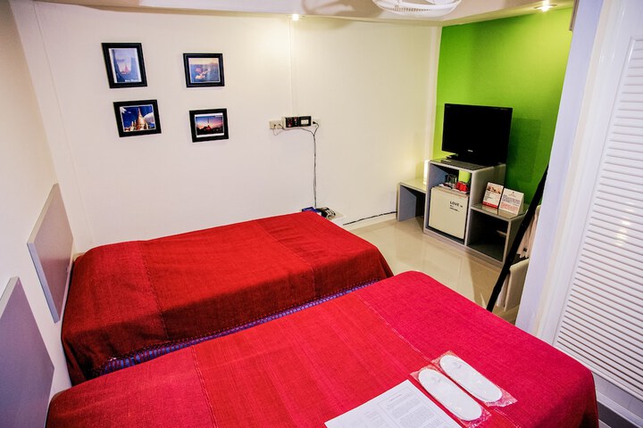Room 12 of 65