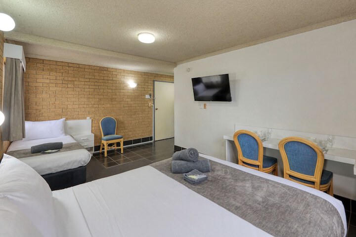 Room 5 of 30