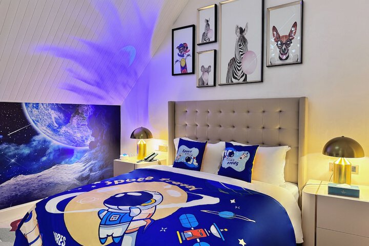 Room 52 of 101