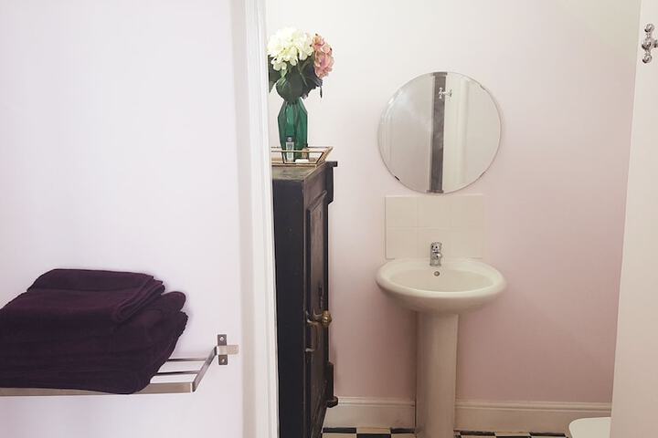 Room 30 of 46