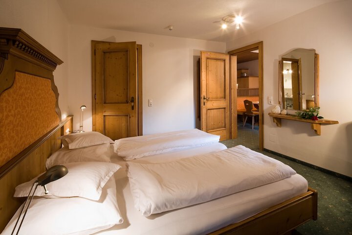 Room 4 of 55
