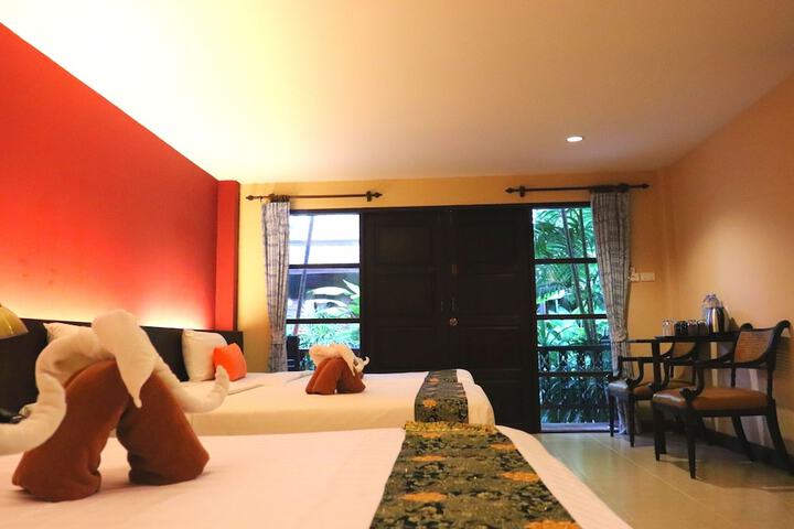 Room 62 of 242
