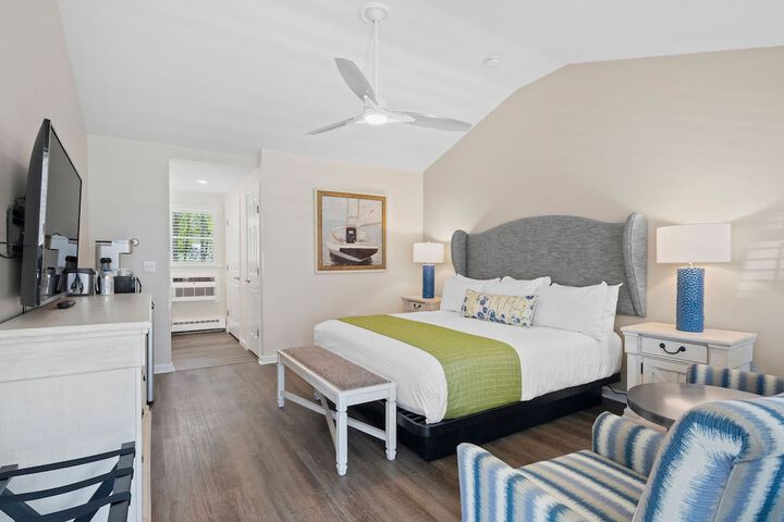 Room 8 of 19