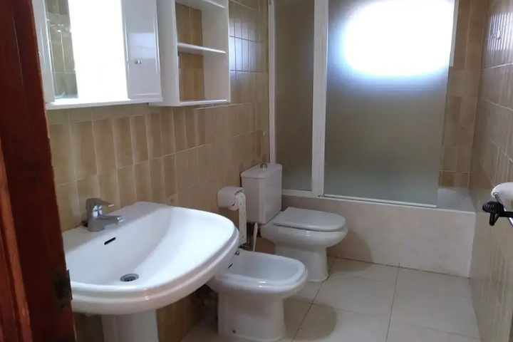 Room 6 of 12