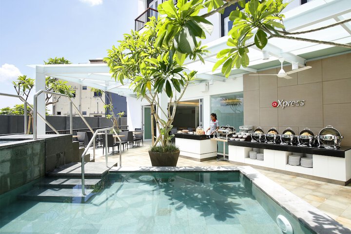 Pools & Facilities