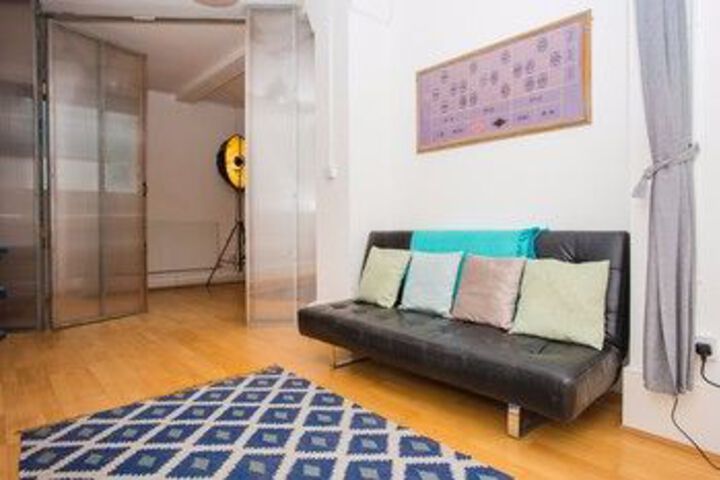 Room 14 of 18