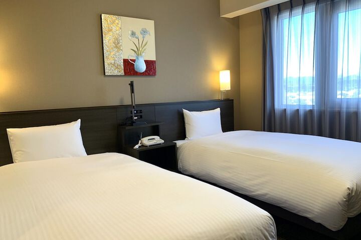 Room 5 of 23