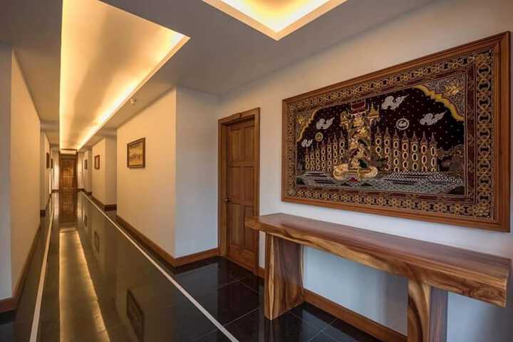 Ballroom/Hall 8 of 12