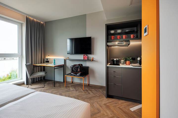 Room 13 of 66