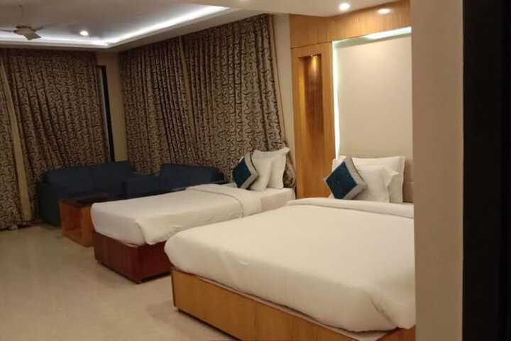Room 10 of 30