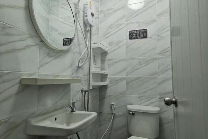 Room 13 of 22