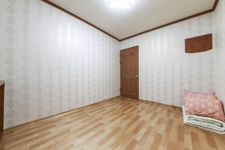 Room 8 of 29