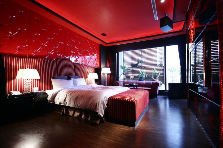 Room 6 of 56
