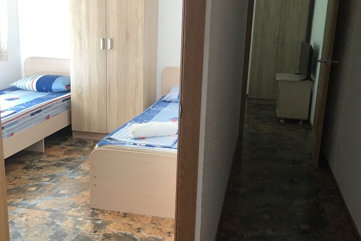Room 18 of 29