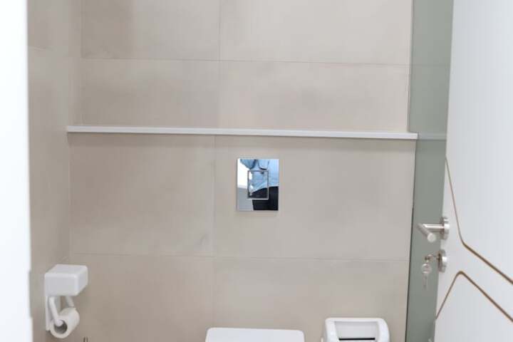 Room 44 of 65
