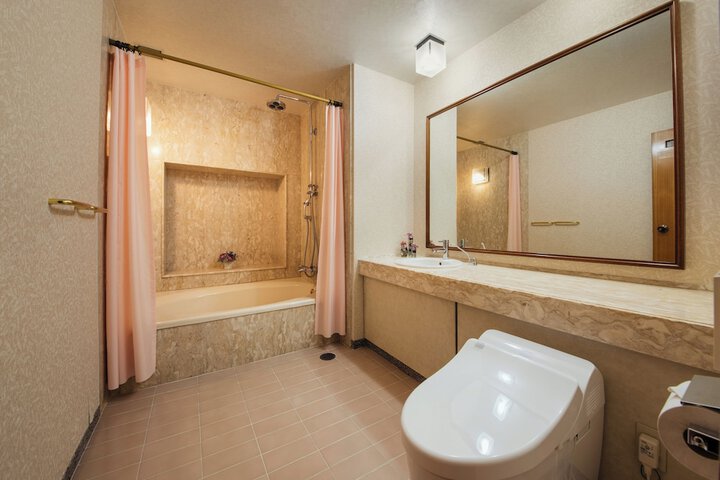 Room 14 of 73