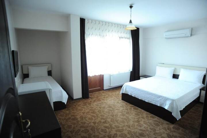 Room 7 of 14