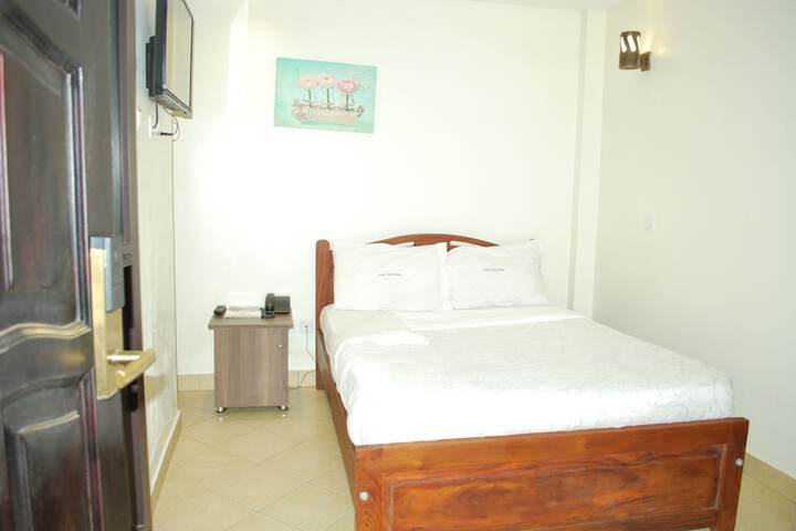 Room 12 of 46