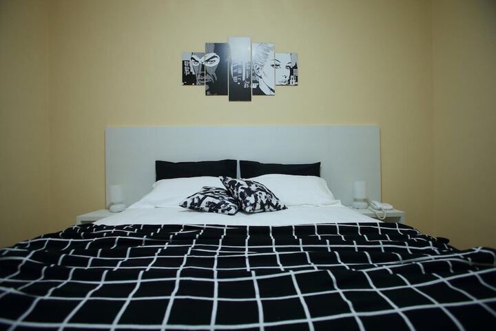 Room 21 of 57