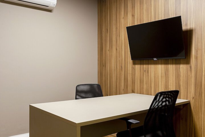 Business Center 61 of 70