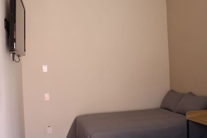 Room 7 of 27