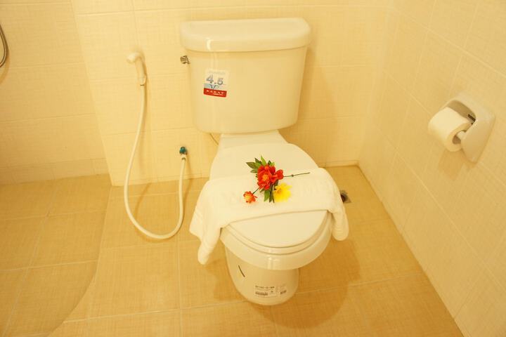 Room 14 of 28