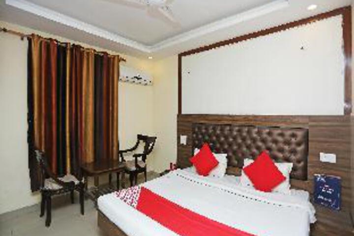 Room 14 of 30
