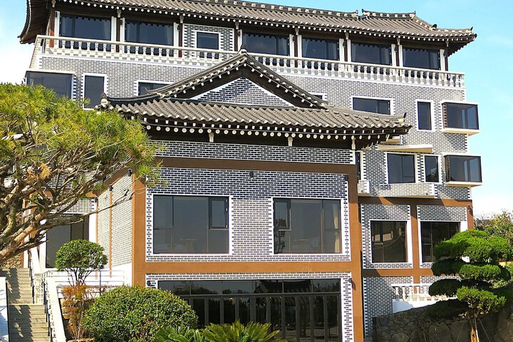 Jeju Hanok Hotel Hallagung