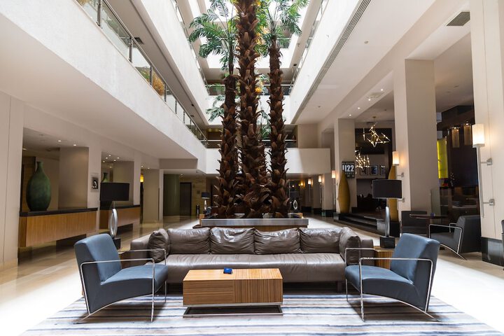 Entrance & Lobby