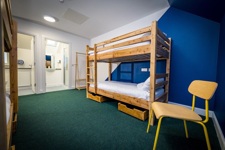 Room 13 of 77