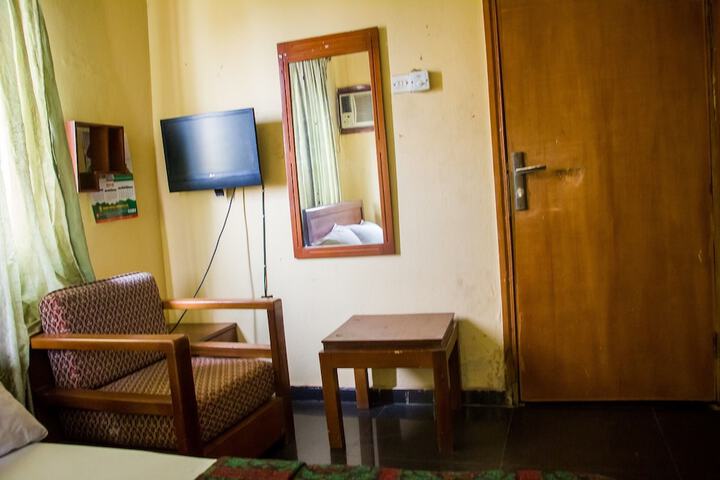 Room 11 of 29