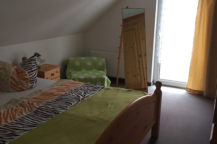 Room 32 of 127