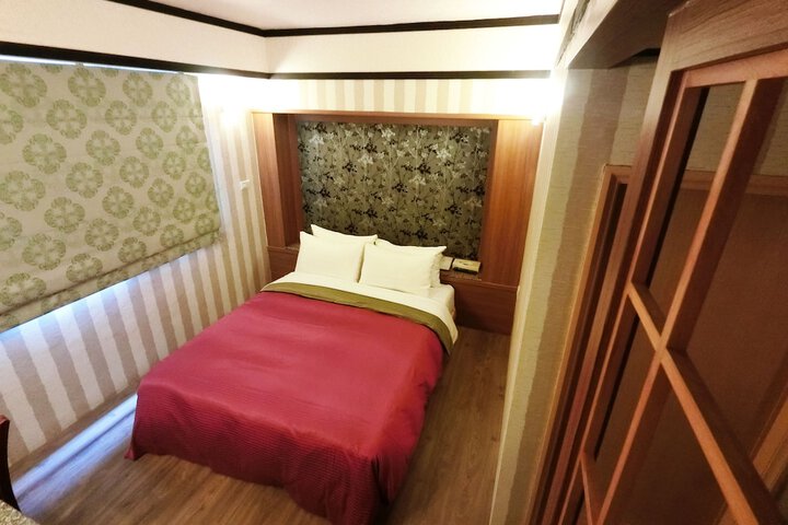 Room 3 of 22