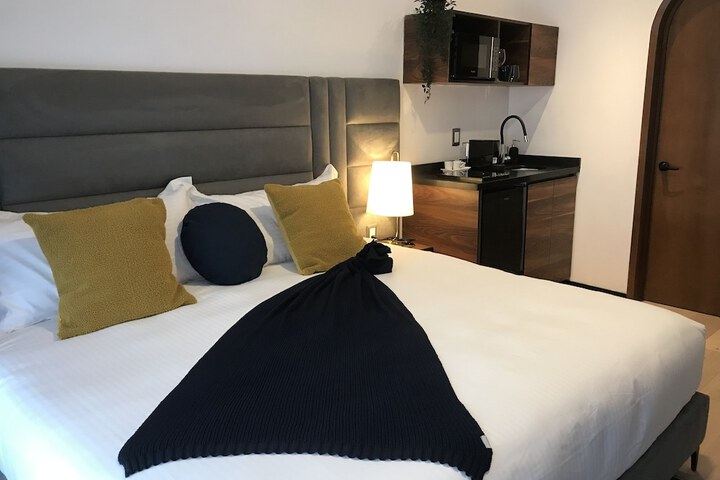 Room 16 of 329