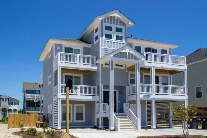 Bella Madrey - Corolla Ocean Sands, 200 Yds to Beach, Ocean &  Lake Views, Large Pool, Hot Tub in Corolla, NC