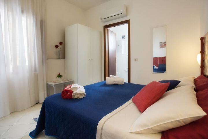 Room 43 of 79