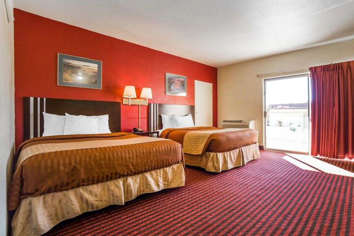 Room 10 of 36