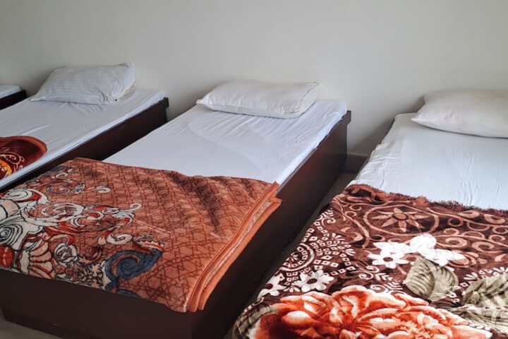 Room 8 of 14