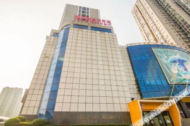 Hotel 1 of 32