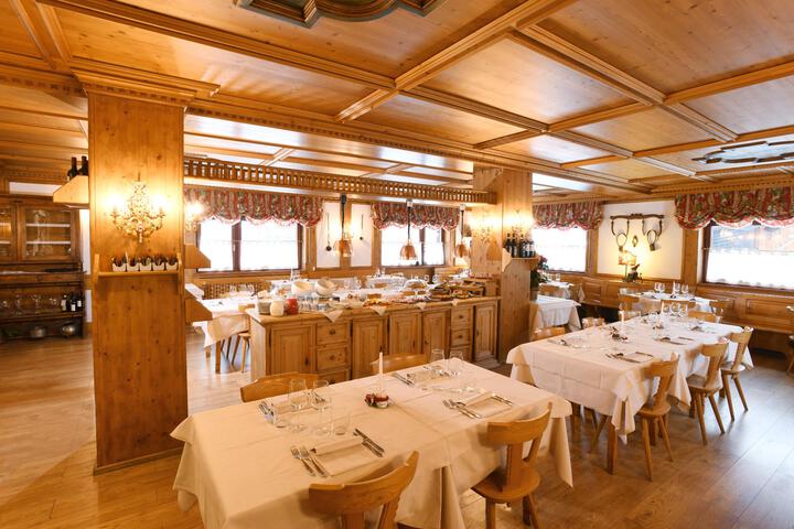 Dining 3 of 41
