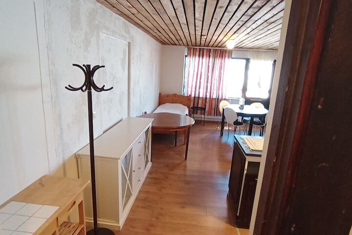 Room 49 of 140