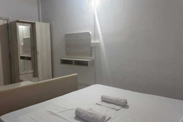 Room 16 of 25