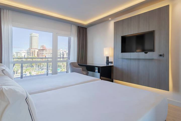 Room 27 of 145
