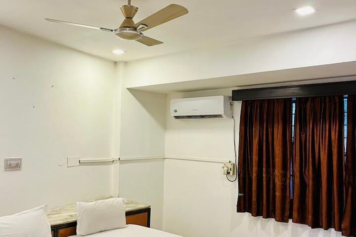 Room 8 of 36