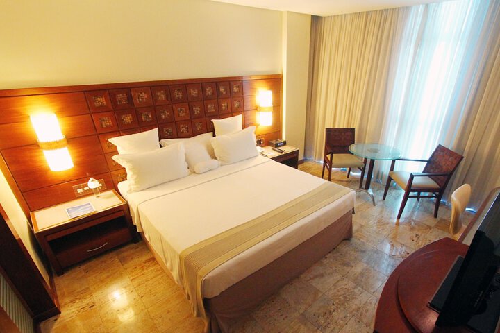 Room 19 of 165