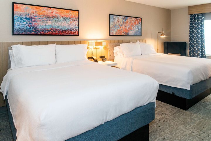 2 Queen Beds (3 of 15)