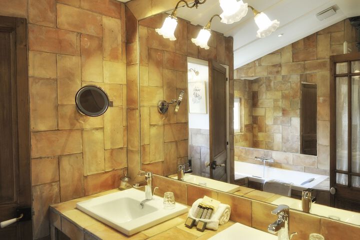 Clean Restrooms