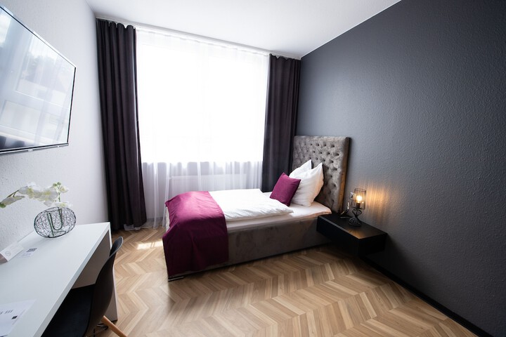 Room 7 of 35