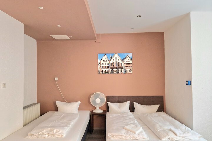 Room 18 of 29
